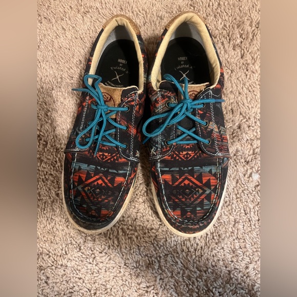 Hooey - Picture 1 of 4